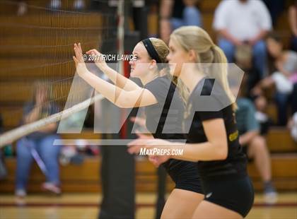 Thumbnail 1 in El Modena @ Esperanza photogallery.