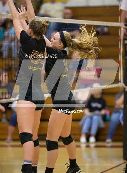 Thumbnail 3 in El Modena @ Esperanza photogallery.