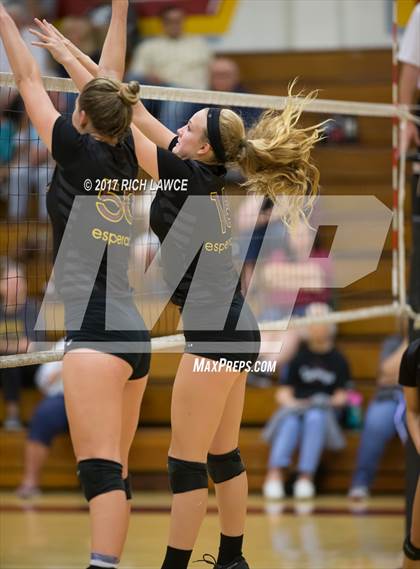 Thumbnail 2 in El Modena @ Esperanza photogallery.