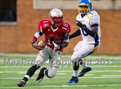 Thumbnail 2 in Garner Magnet vs. Page (NCHSAA 4AA Final) photogallery.