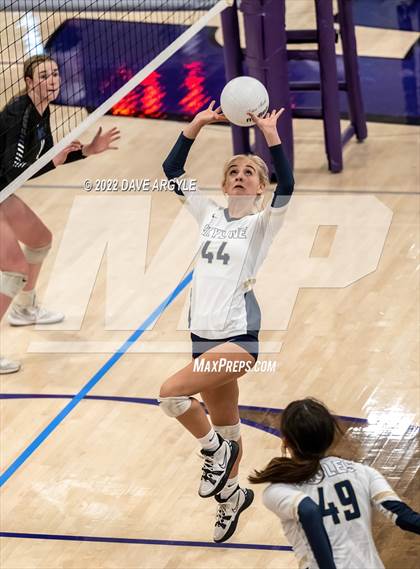 Thumbnail 3 in Skyline vs. Timberline photogallery.