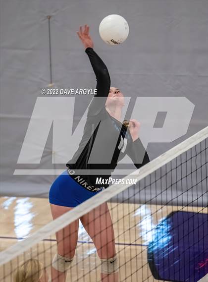 Thumbnail 2 in Skyline vs. Timberline photogallery.
