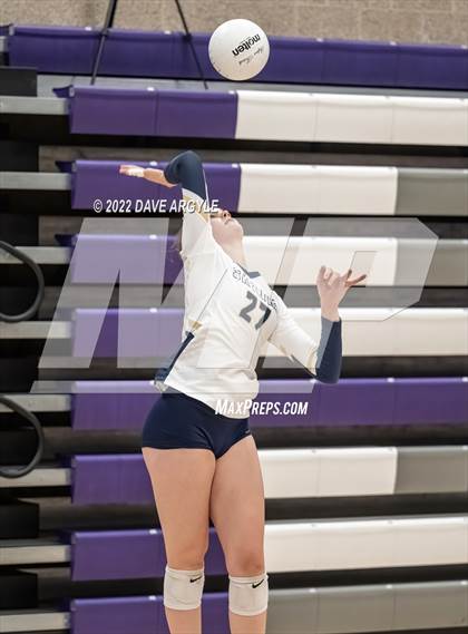 Thumbnail 3 in Skyline vs. Timberline photogallery.