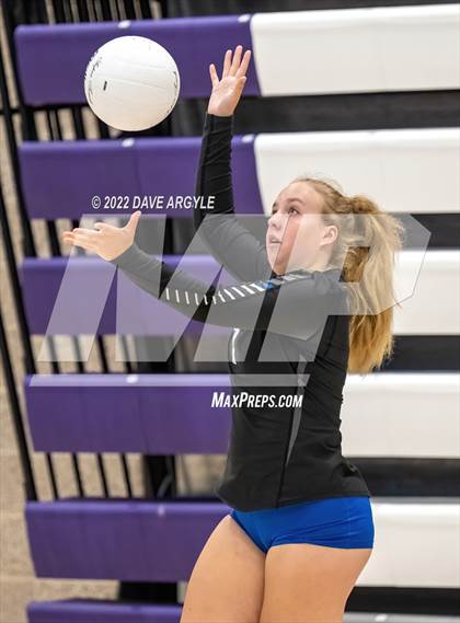Thumbnail 3 in Skyline vs. Timberline photogallery.
