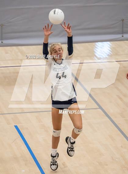 Thumbnail 1 in Skyline vs. Timberline photogallery.