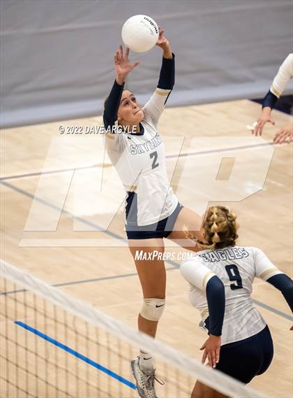 Thumbnail 3 in Skyline vs. Timberline photogallery.