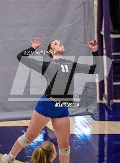 Thumbnail 3 in Skyline vs. Timberline photogallery.
