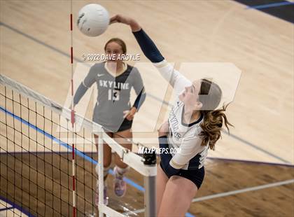Thumbnail 1 in Skyline vs. Timberline photogallery.