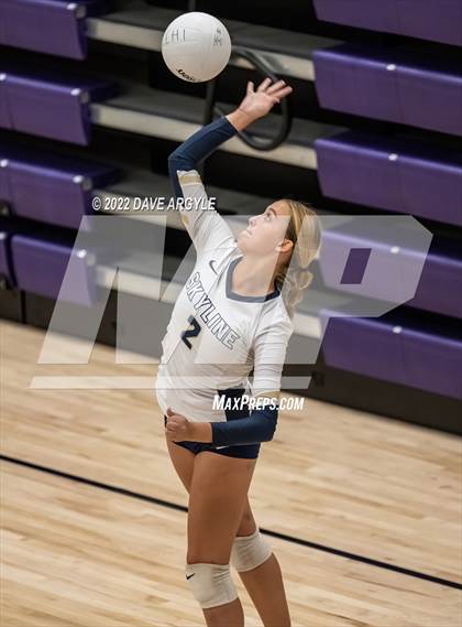 Thumbnail 2 in Skyline vs. Timberline photogallery.