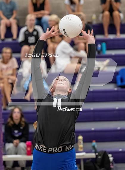 Thumbnail 3 in Skyline vs. Timberline photogallery.