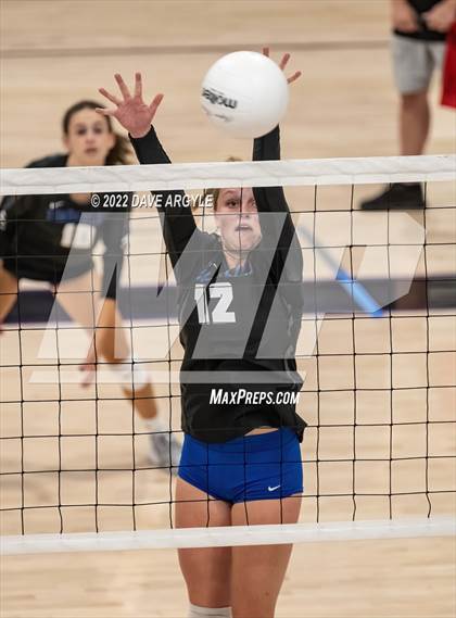 Thumbnail 2 in Skyline vs. Timberline photogallery.