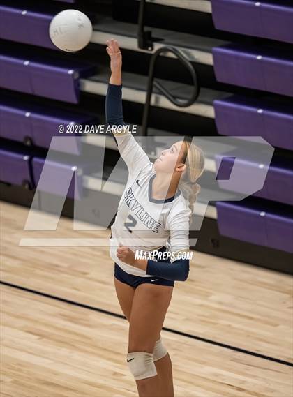 Thumbnail 3 in Skyline vs. Timberline photogallery.