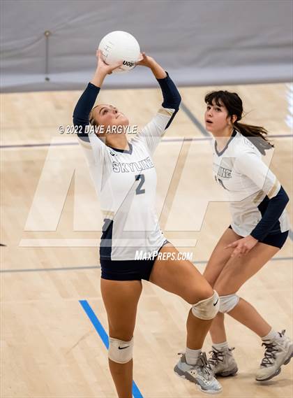 Thumbnail 3 in Skyline vs. Timberline photogallery.
