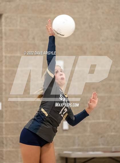 Thumbnail 3 in Skyline vs. Timberline photogallery.