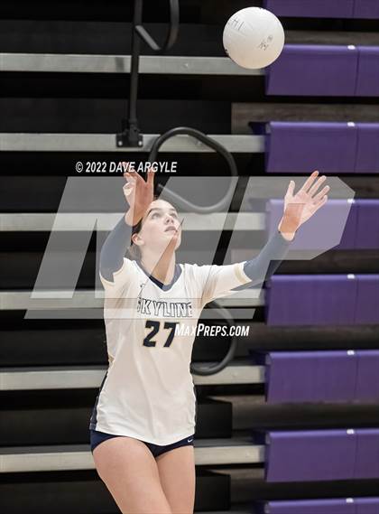 Thumbnail 2 in Skyline vs. Timberline photogallery.