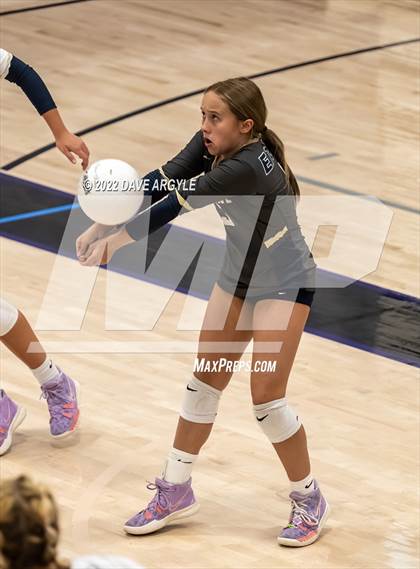 Thumbnail 3 in Skyline vs. Timberline photogallery.