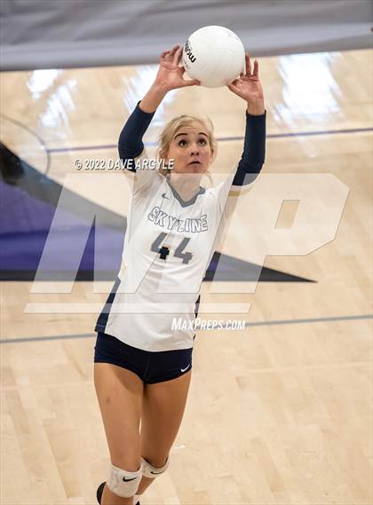 Thumbnail 3 in Skyline vs. Timberline photogallery.