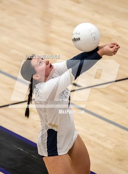 Thumbnail 3 in Skyline vs. Timberline photogallery.