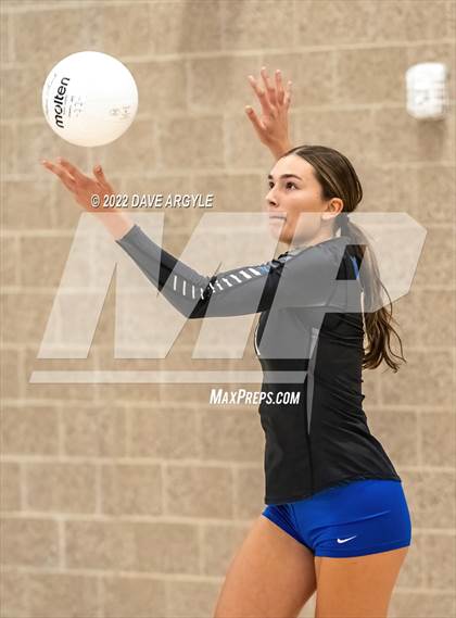 Thumbnail 2 in Skyline vs. Timberline photogallery.