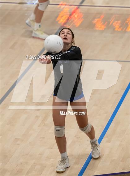 Thumbnail 2 in Skyline vs. Timberline photogallery.