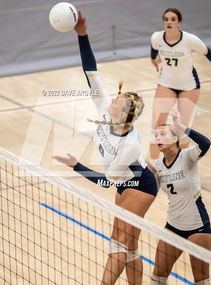 Thumbnail 1 in Skyline vs. Timberline photogallery.