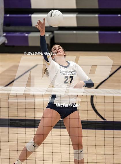 Thumbnail 3 in Skyline vs. Timberline photogallery.