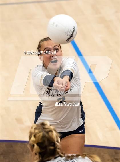 Thumbnail 2 in Skyline vs. Timberline photogallery.