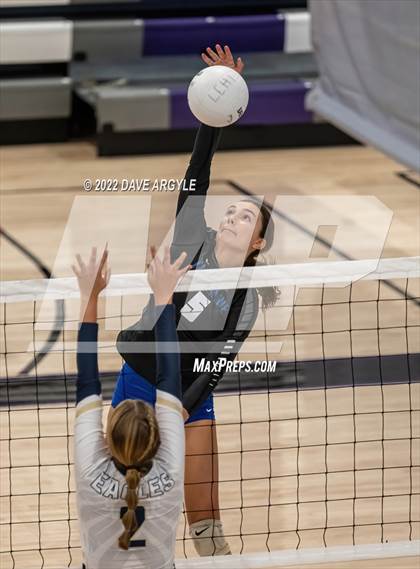 Thumbnail 3 in Skyline vs. Timberline photogallery.