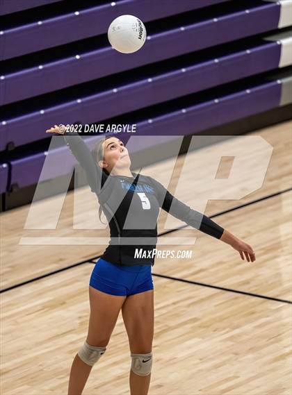Thumbnail 3 in Skyline vs. Timberline photogallery.