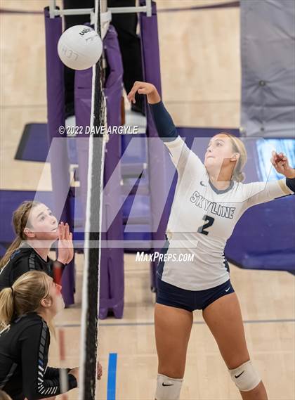 Thumbnail 3 in Skyline vs. Timberline photogallery.