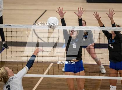 Thumbnail 1 in Skyline vs. Timberline photogallery.