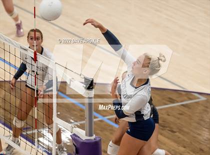 Thumbnail 2 in Skyline vs. Timberline photogallery.