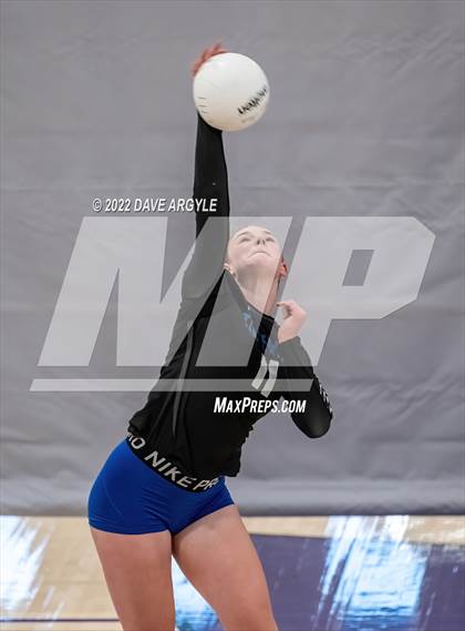 Thumbnail 3 in Skyline vs. Timberline photogallery.