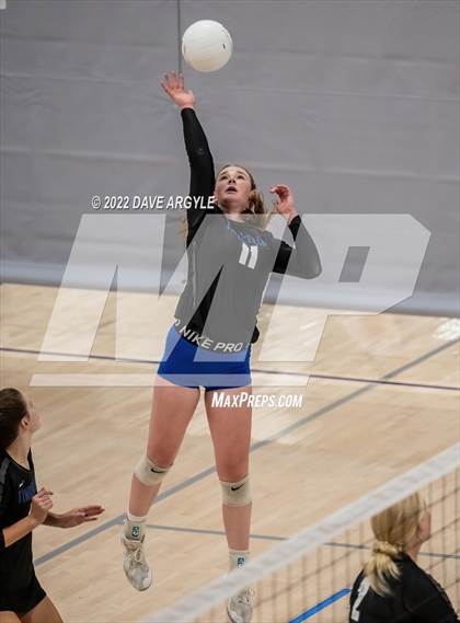 Thumbnail 3 in Skyline vs. Timberline photogallery.