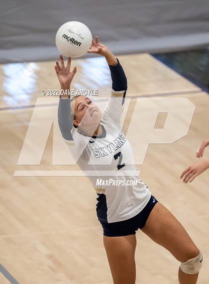Thumbnail 3 in Skyline vs. Timberline photogallery.