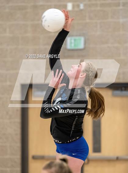 Thumbnail 3 in Skyline vs. Timberline photogallery.