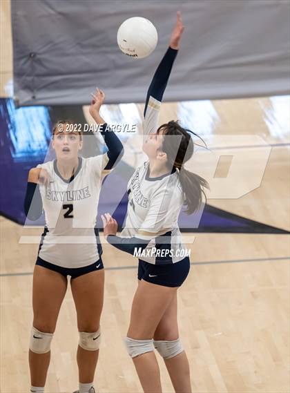Thumbnail 1 in Skyline vs. Timberline photogallery.