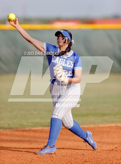 Thumbnail 3 in Barbers Hill @ Fulshear 5A Region Playoff photogallery.