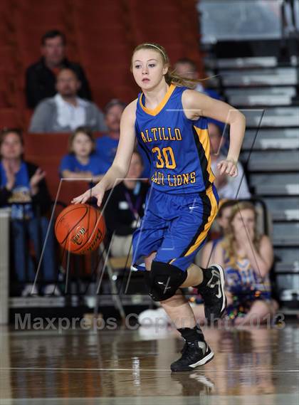 Thumbnail 3 in Highland vs. Saltillo (UIL 1A Semifinal) photogallery.