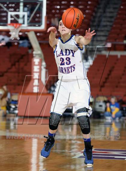 Thumbnail 3 in Highland vs. Saltillo (UIL 1A Semifinal) photogallery.