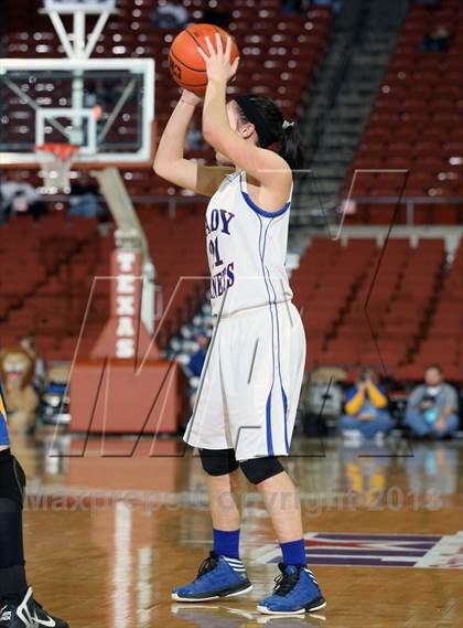 Thumbnail 1 in Highland vs. Saltillo (UIL 1A Semifinal) photogallery.