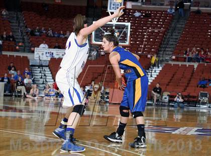 Thumbnail 2 in Highland vs. Saltillo (UIL 1A Semifinal) photogallery.