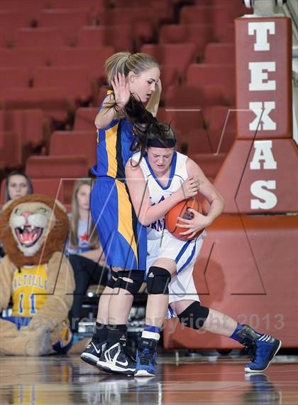 Thumbnail 2 in Highland vs. Saltillo (UIL 1A Semifinal) photogallery.