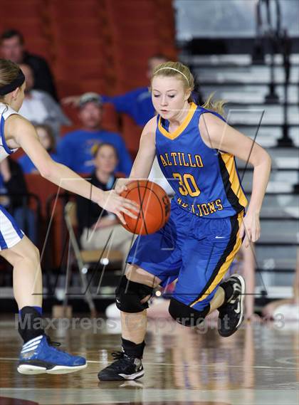 Thumbnail 3 in Highland vs. Saltillo (UIL 1A Semifinal) photogallery.