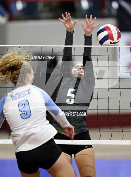 Thumbnail 1 in Pueblo West vs. D'Evelyn (CHSAA 4A State Playoff) photogallery.