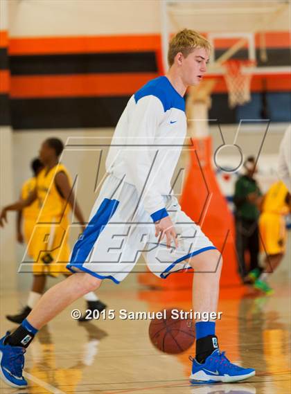 Thumbnail 3 in Castro Valley vs. Acalanes (Rob Vares Jr. Memorial Tournament) photogallery.