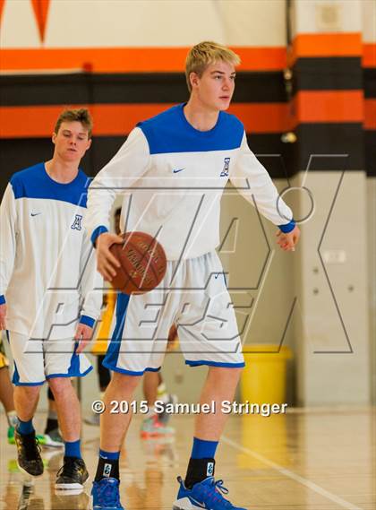 Thumbnail 2 in Castro Valley vs. Acalanes (Rob Vares Jr. Memorial Tournament) photogallery.