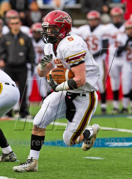 Thumbnail 2 in William Floyd vs. Sachem East (Suffolk County D1 Final) photogallery.