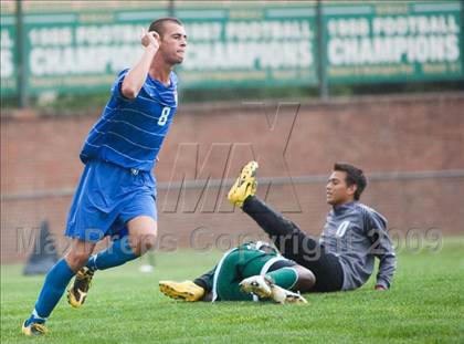 Thumbnail 1 in DeMatha @ Archbishop Carroll photogallery.