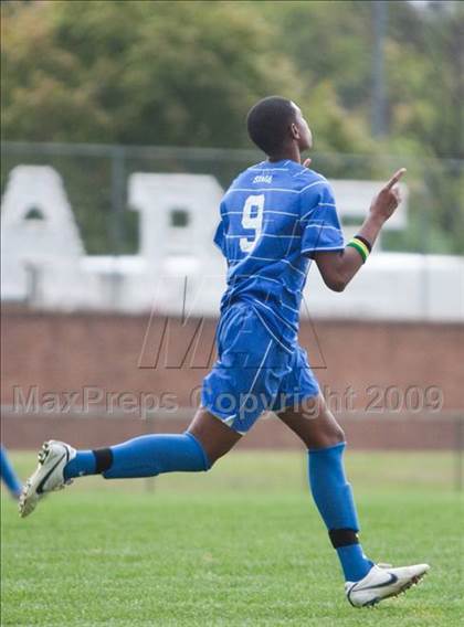 Thumbnail 1 in DeMatha @ Archbishop Carroll photogallery.